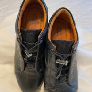 Pikolino's black leather lace front shoes. Euro size 35, US size 5.5.